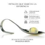 Cucharilla de servicio con una Pearl de Limoncello sobre fondo blanco